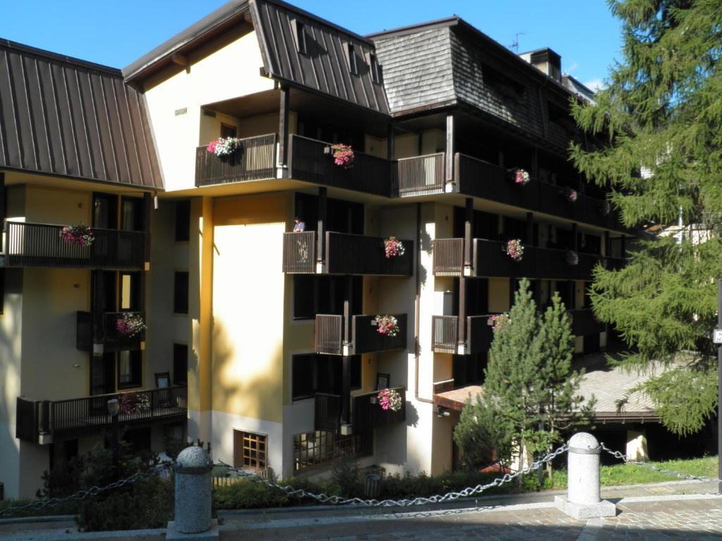 R.T.A. Hotel Des Alpes 2 Madonna エクステリア 写真