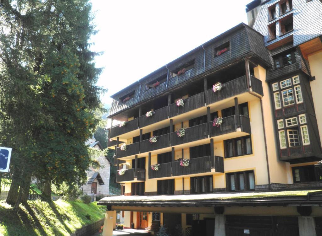 R.T.A. Hotel Des Alpes 2 Madonna エクステリア 写真